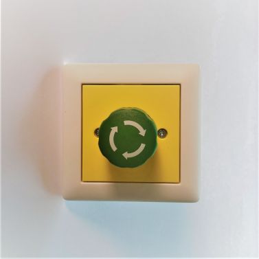 Nouzové tlačítko k otevření automatických dveří zelené